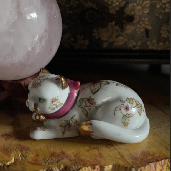 Curio Cat, Franklin Mint Cat, Vintage Cats, Gift, Porcelain Cat, Playful - Picture 3 of 5